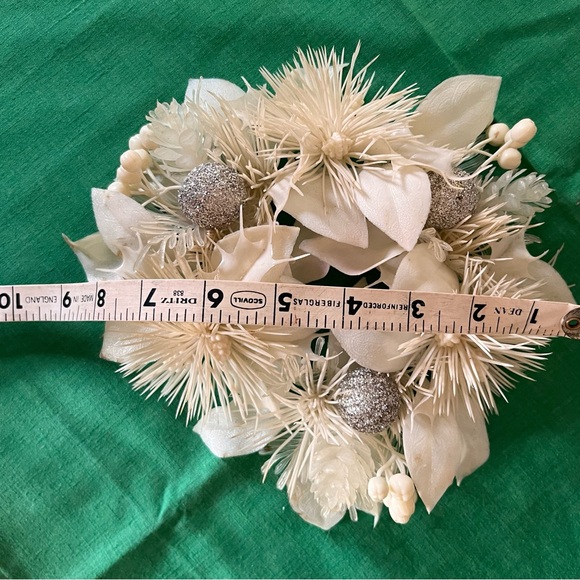Vintage 1950’s Wreath white with silver glitter balls Kitschy Christmas - Picture 4 of 9
